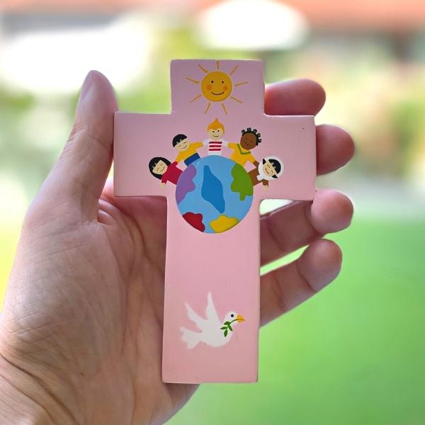 Croix enfant paix et espoir Rose Croix enfant paix et espoir Rose